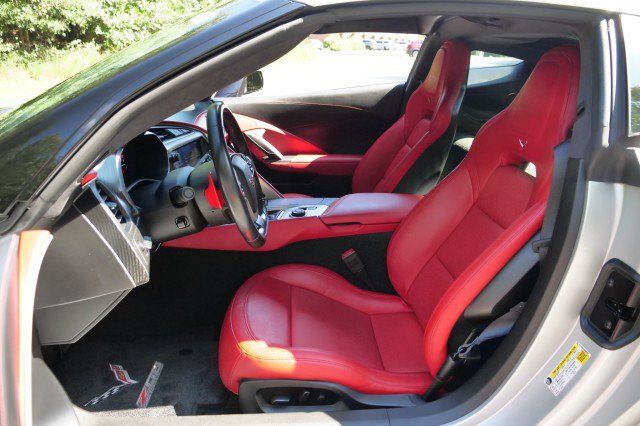 Used 2018 Chevrolet Corvette Z06 RWD image 3