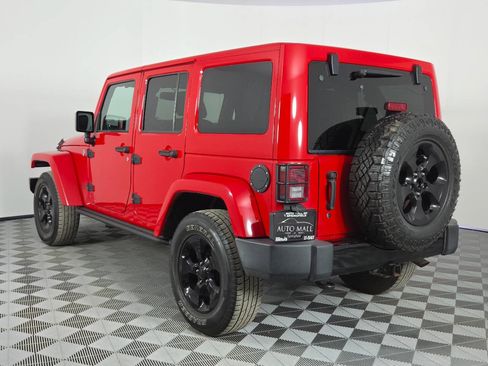 Used 2015 Jeep Wrangler Unlimited Sahara AWD/4WD image 5