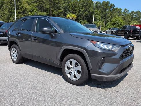 Used 2021 Toyota RAV4 LE FWD image 2