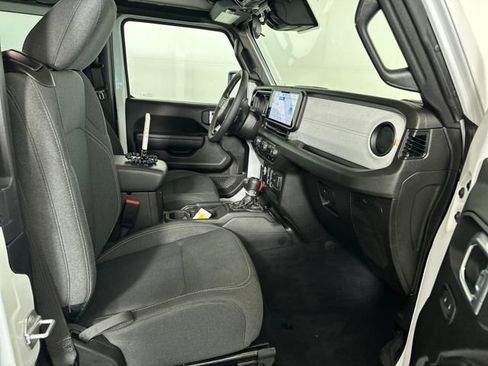 Used 2024 Jeep Wrangler Sport S image 27