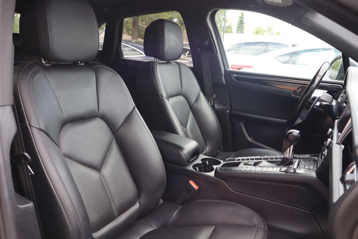 Used 2020 Porsche Macan AWD/4WD image 14