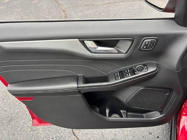 Certified 2023 Ford Escape Platinum AWD/4WD image 11