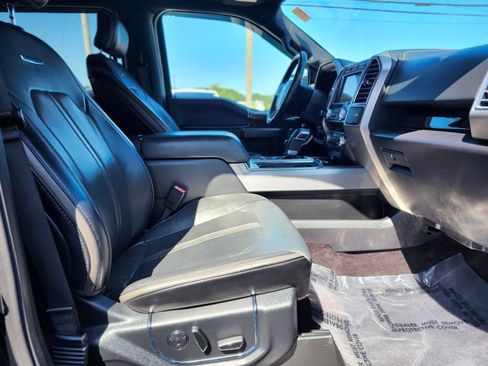 Used 2017 Ford F150 Platinum w/ Equipment Group 701A Luxury AWD/4WD image 9