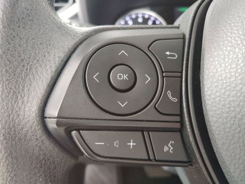 Used 2022 Toyota RAV4 XLE image 15