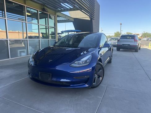 Used 2023 Tesla Model 3 Standard Range image 2