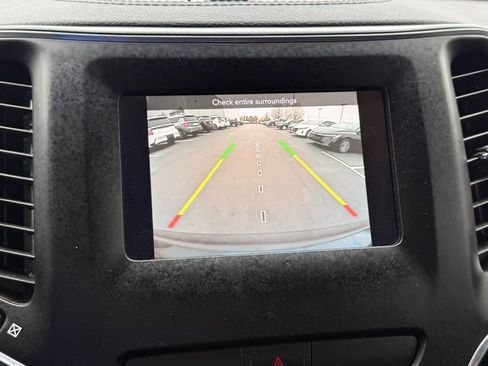 Used 2020 Jeep Cherokee Latitude w/ Cold Weather Group image 25