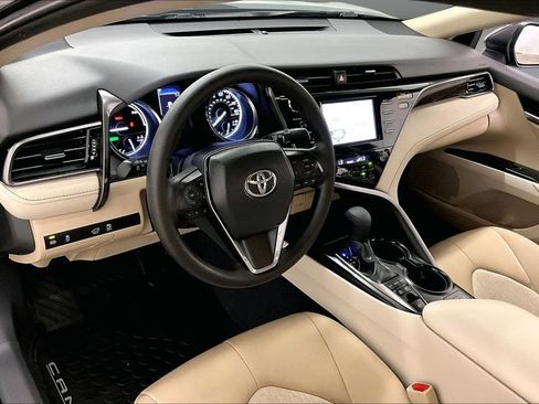 Used 2019 Toyota Camry LE FWD image 16