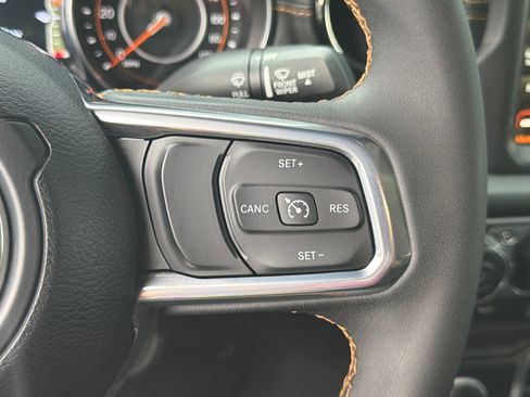 Used 2023 Jeep Gladiator Overland AWD/4WD image 26