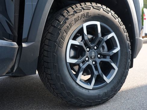 Used 2025 Chevrolet Equinox ACTIV AWD/4WD image 32