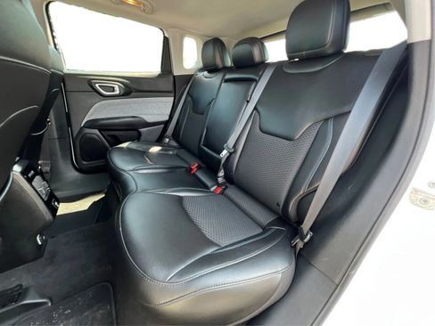 Used 2022 Jeep Compass Latitude AWD/4WD image 17