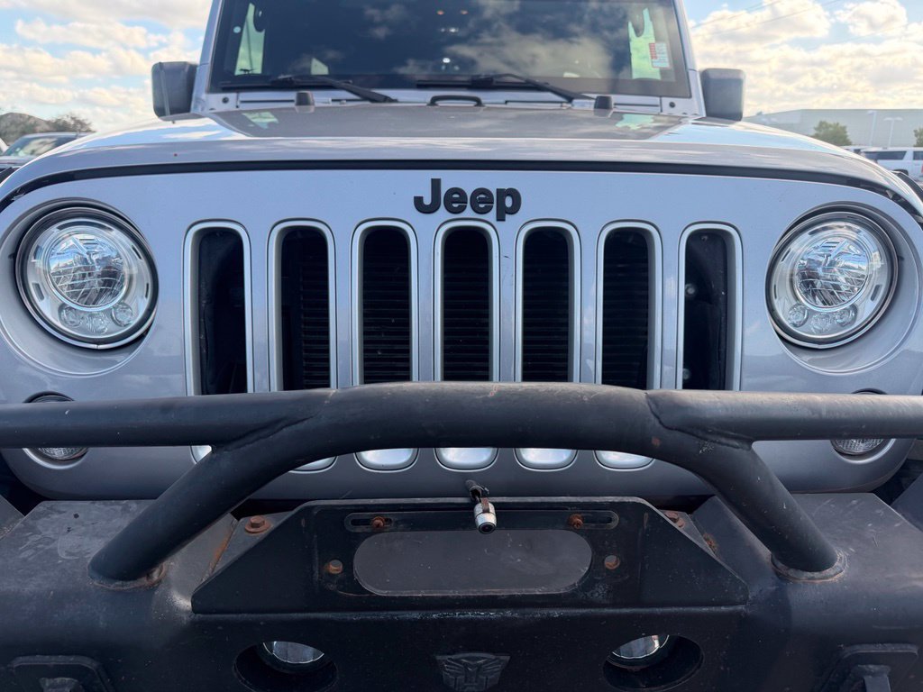 Used 2017 Jeep Wrangler Unlimited Sahara w/ Max Tow Package AWD/4WD image 7
