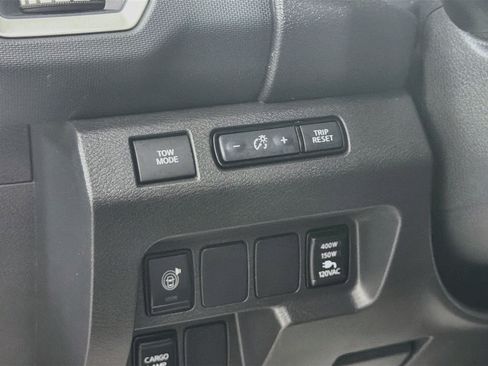 Used 2024 Nissan Frontier SV w/ SV Convenience Package RWD image 17