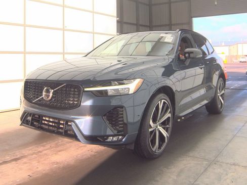 Used 2024 Volvo XC60 B5 Ultimate w/ Protection Package Premier AWD/4WD image 1