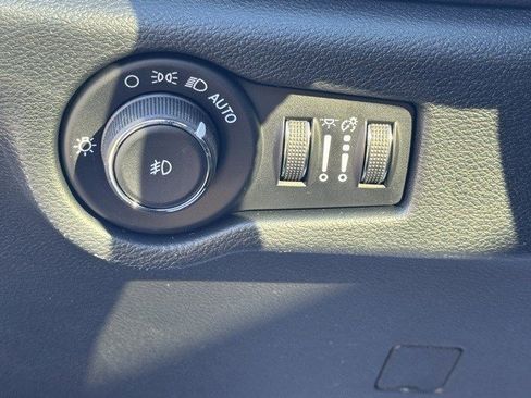 New 2026 Chrysler Pacifica Limited w/ S Appearance Package image 13