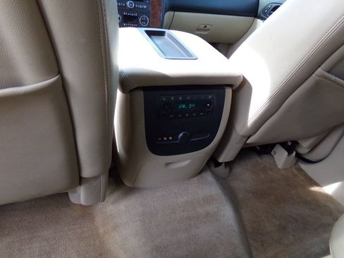 Used 2007 Chevrolet Suburban LTZ w/ LTZ Preferred Equipment Group AWD/4WD image 15
