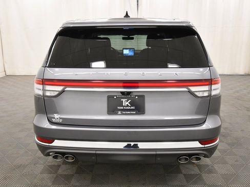 Used 2023 Lincoln Aviator Reserve w/ Equipment Group 201A image 6