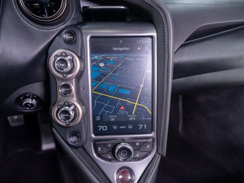 Used 2018 McLaren 720S image 26