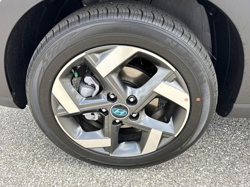 New 2026 Hyundai Venue SEL FWD image 9