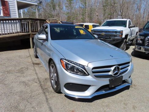 Used 2017 Mercedes-Benz C 300 4MATIC Sedan image 4