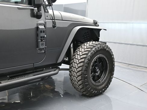 Used 2016 Jeep Wrangler Unlimited Rubicon image 43