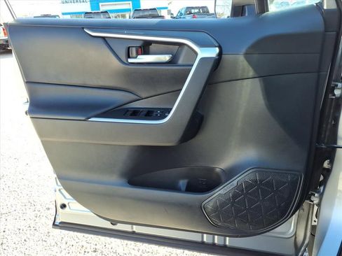 Used 2019 Toyota RAV4 XLE image 30