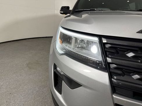 Used 2018 Ford Explorer XLT w/ Equipment Group 202A image 27
