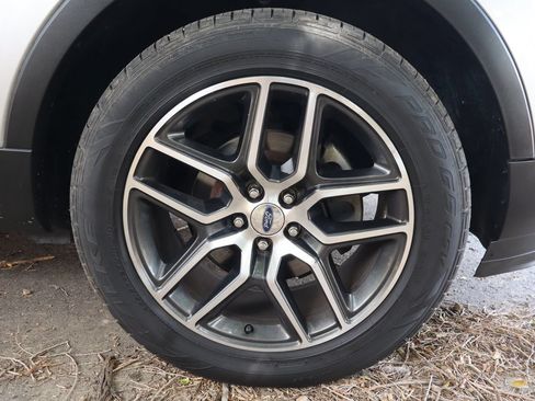 Used 2019 Ford Explorer Sport AWD/4WD image 47