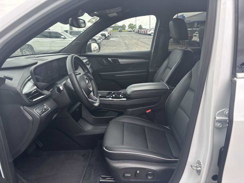 Used 2025 Buick Enclave Preferred AWD/4WD image 20