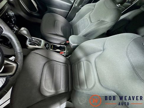 Used 2022 Jeep Renegade Latitude w/ Convenience Group image 22