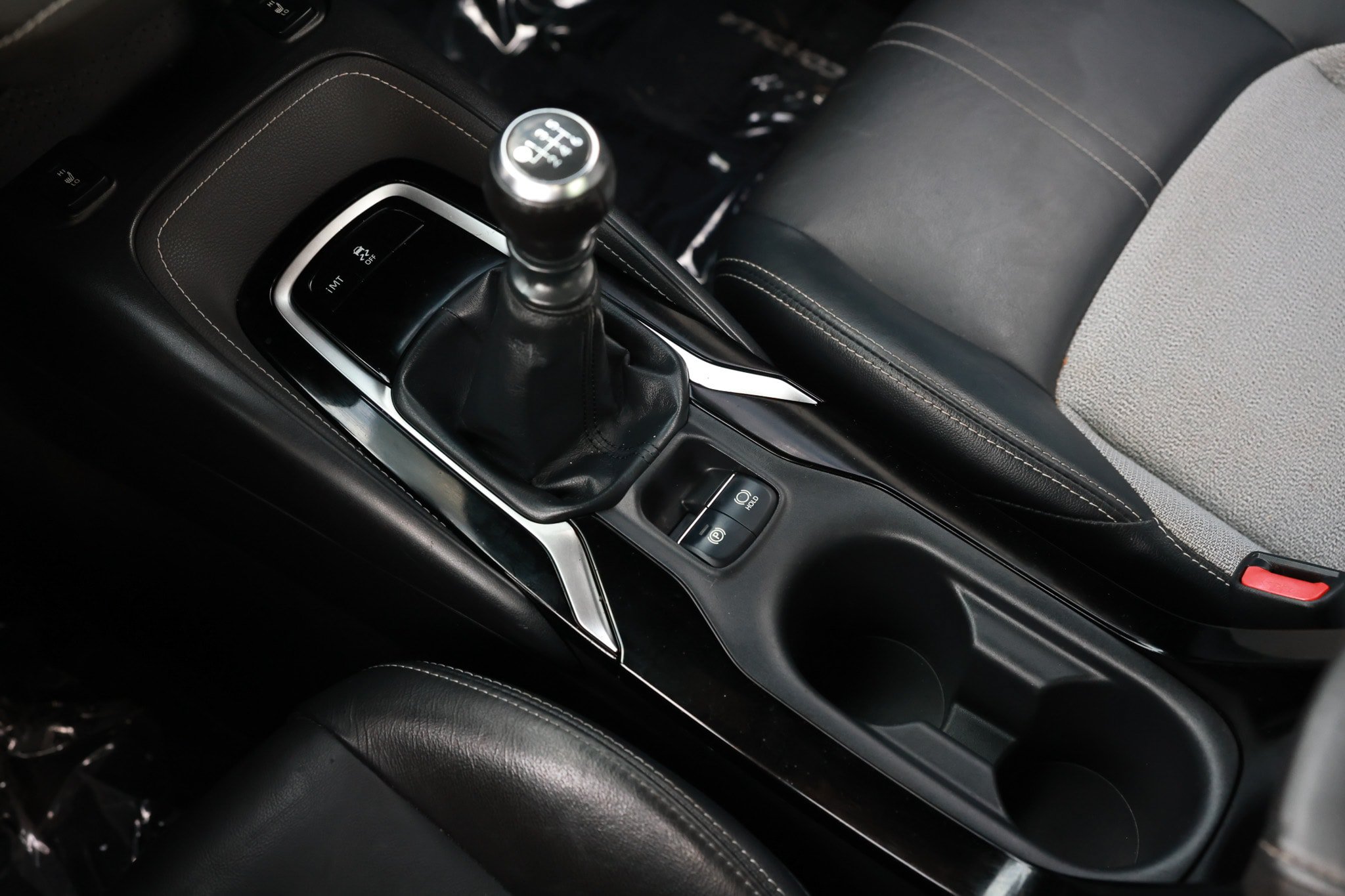 Used 2021 Toyota Corolla XSE FWD image 43