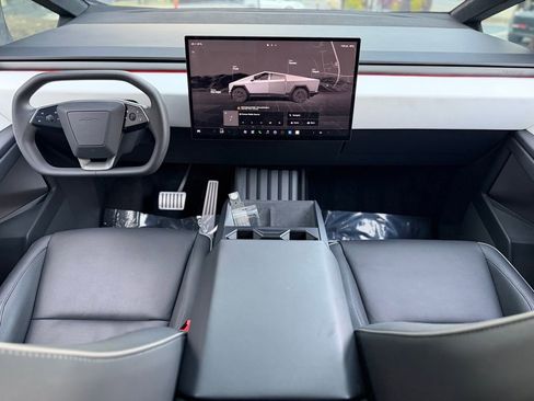 Used 2024 Tesla Cybertruck AWD Crew Cab image 40