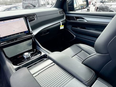 New 2026 Jeep Grand Wagoneer 2WD image 25