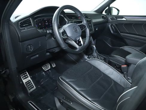 Certified 2022 Volkswagen Tiguan SEL R-Line image 14