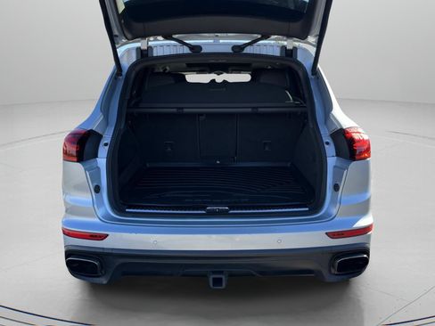 Used 2017 Porsche Cayenne Platinum Edition image 36