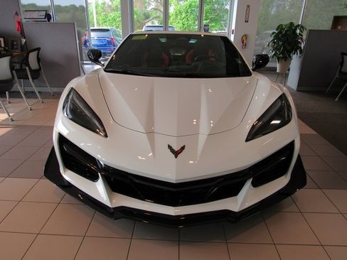 Used 2024 Chevrolet Corvette Z06 image 4