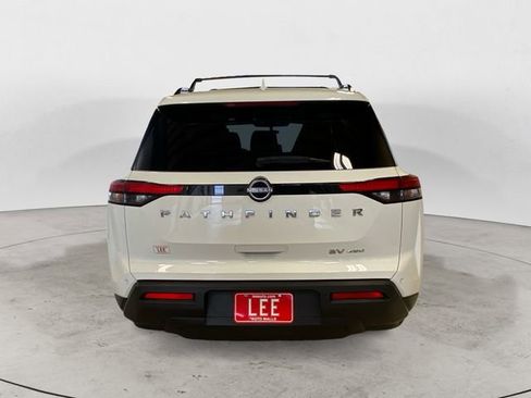 Certified 2023 Nissan Pathfinder SV image 4