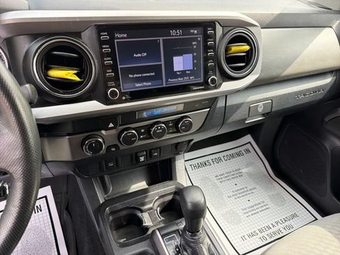 Used 2021 Toyota Tacoma SR5 AWD/4WD image 19