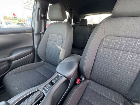 Used 2025 Honda HR-V Sport image 27