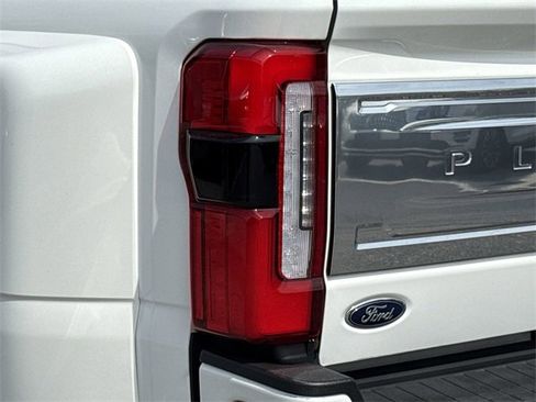 Certified 2023 Ford F450 Platinum w/ FX4 Off-Road Package image 10
