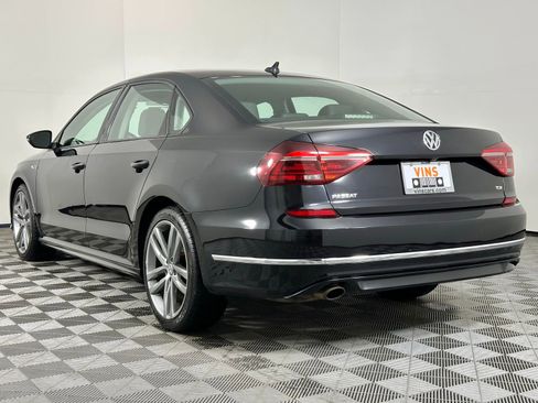 Used 2018 Volkswagen Passat 2.0T R-Line w/ R-Line Lighting Package image 31