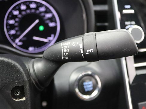 Used 2021 Toyota Avalon XSE image 31