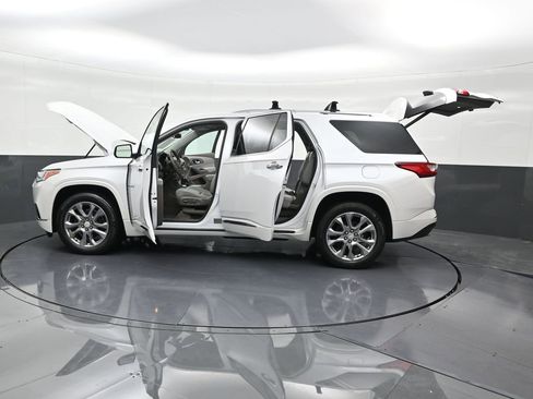 Used 2018 Chevrolet Traverse Premier w/ Driver Confidence II Package image 35