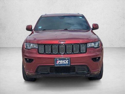 Used 2018 Jeep Grand Cherokee Altitude RWD image 2