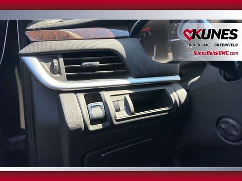 Used 2017 Cadillac XTS Luxury image 20