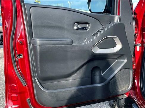 Used 2023 Nissan Frontier SV w/ SV Convenience Package image 10