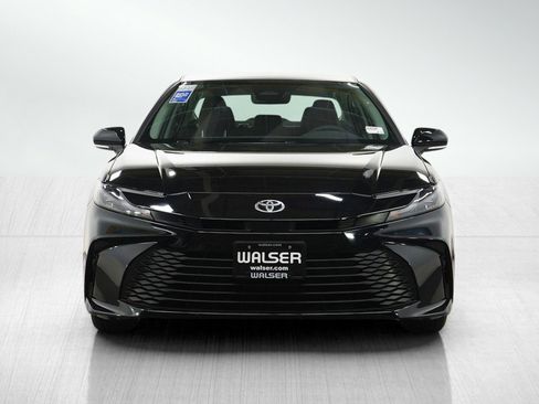 Used 2025 Toyota Camry LE w/ Convenience Package FWD image 8