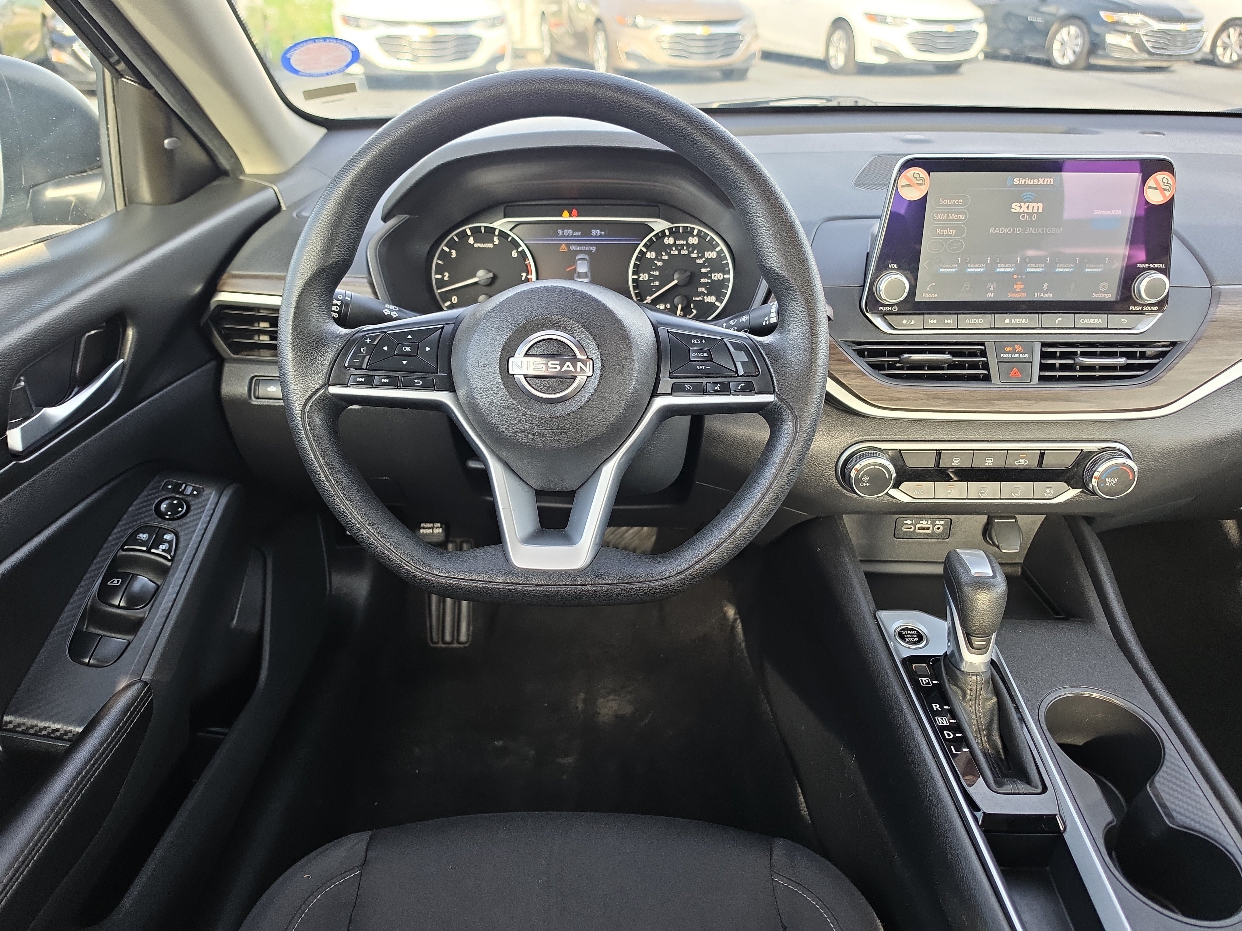 Used 2025 Nissan Altima 2.5 SV FWD image 8