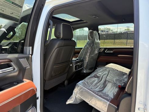 New 2026 GMC Sierra 3500 Denali Ultimate AWD/4WD image 21