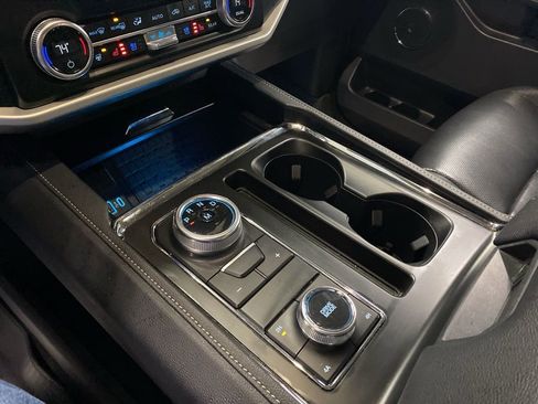 Used 2024 Ford Expedition Max XLT image 32