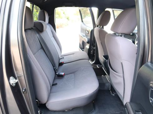 Used 2018 Toyota Tacoma TRD Sport RWD image 22